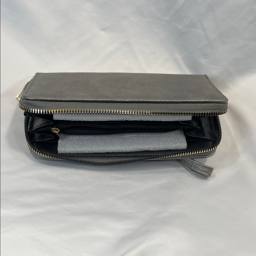 Chic Black Leather Wristlet Wallet - Picture 7 of 8